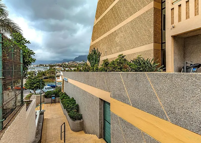 شقة Newly Reformed With Sea View And Pool, Near The Beach, In Playa De Americas *