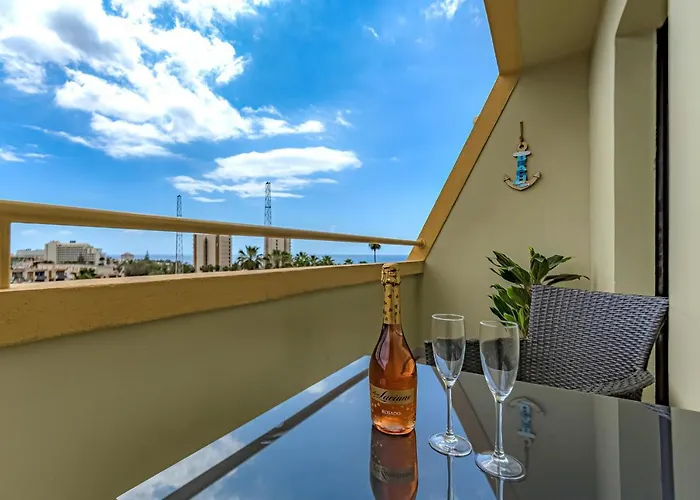 Newly Reformed With Sea View And Pool, Near The Beach, In Playa De Americas