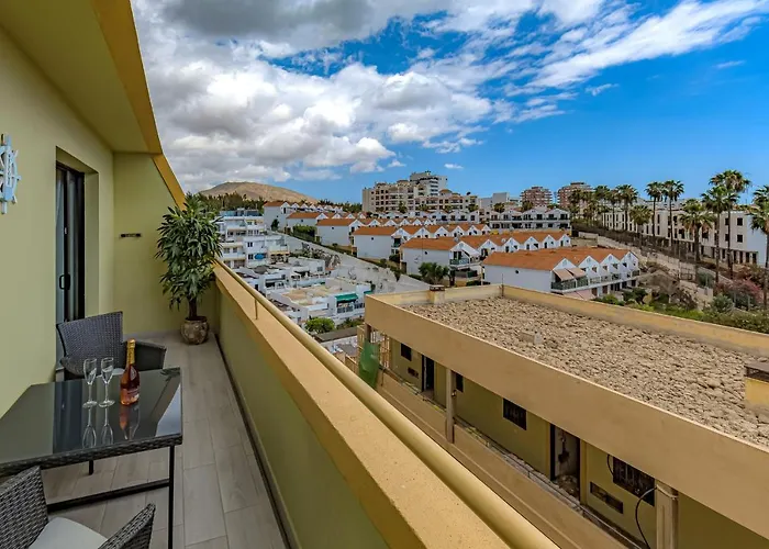 Daire Newly Reformed With Sea View And Pool, Near The Beach, In Playa De Americas *