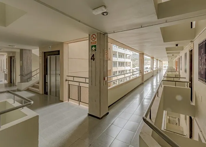 Newly Reformed With Sea View And Pool, Near The Beach, In Playa De Americas