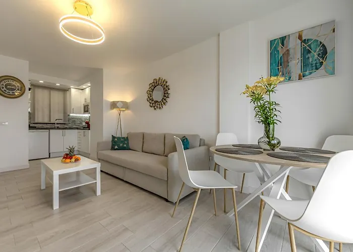 Daire Newly Reformed With Sea View And Pool, Near The Beach, In Playa De Americas *