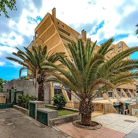 Apartman Newly Reformed With Sea View And Pool, Near The Beach, In Playa De Americas
