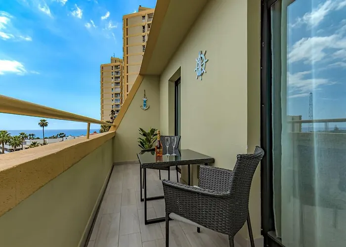 Newly Reformed With Sea View And Pool, Near The Beach, In Playa De Americas