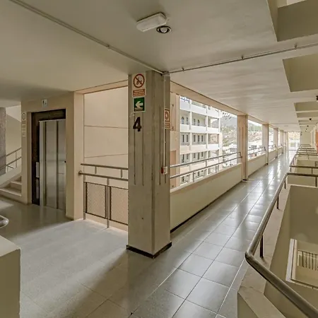 Newly Reformed With Sea View And Pool, Near The Beach, In Playa De Americas