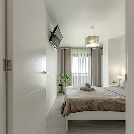 Newly Reformed With Sea View And Pool, Near The Beach, In Playa De Americas *